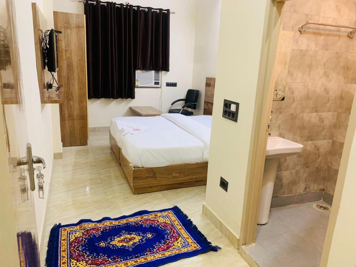 Hotel Shri Ram New Delhi Exterior photo